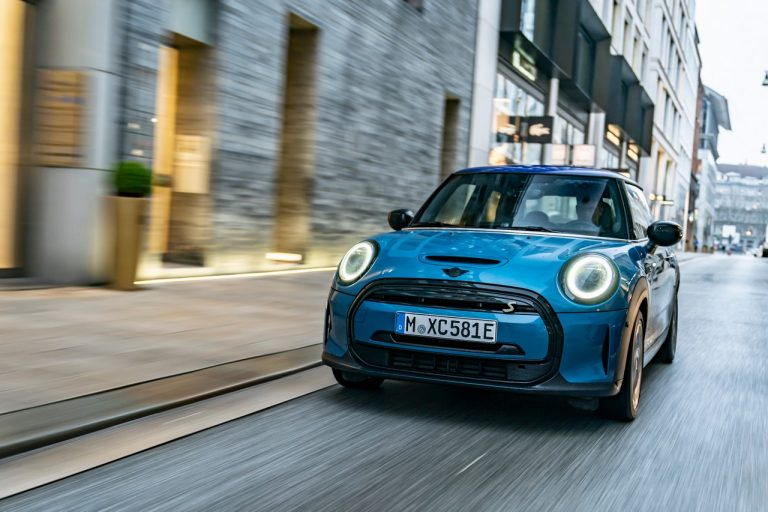 Mini Cooper SE Electric Collection 2021: immagini ufficiali