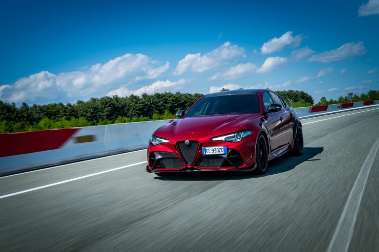 Alfa Romeo Giulia GTA e GTAm 2021: immagini ufficiali