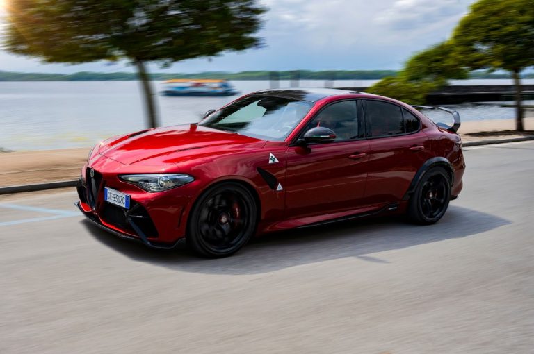 Alfa Romeo Giulia GTA e GTAm 2021: immagini ufficiali