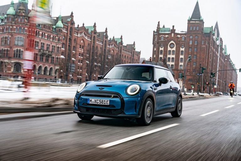 Mini Cooper SE Electric Collection 2021: immagini ufficiali