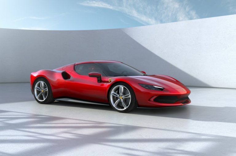 Ferrari 296 GTB 2022: immagini ufficiali