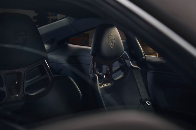 Porsche 911 GT3 con pacchetto Touring: immagini ufficiali