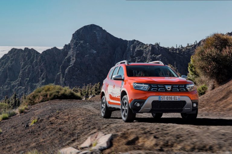Dacia Duster 2022: immagini ufficiali