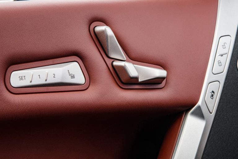 Bmw iX 2021: immagini ufficiali