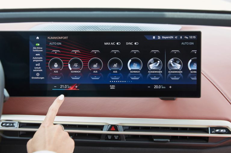 Bmw iX 2021: immagini ufficiali