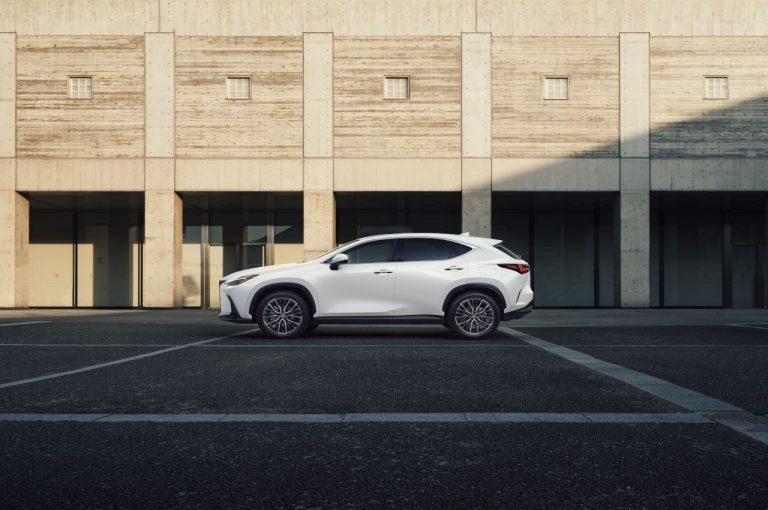 Lexus NX 2022: immagini ufficiali
