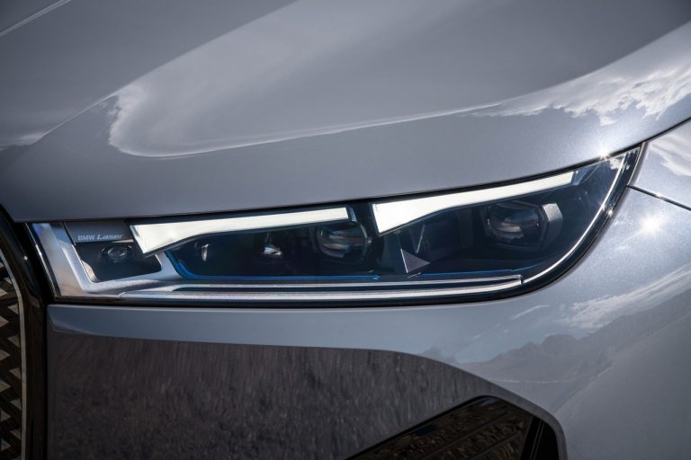 Bmw iX 2021: immagini ufficiali