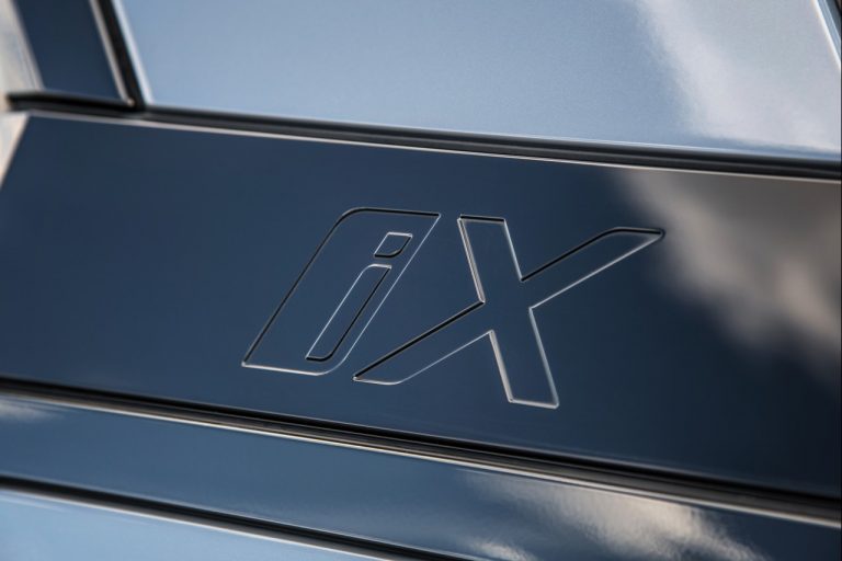 Bmw iX 2021: immagini ufficiali