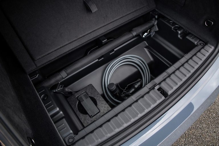 Bmw iX 2021: immagini ufficiali