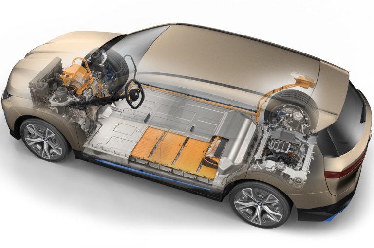 Bmw iX 2021: immagini ufficiali