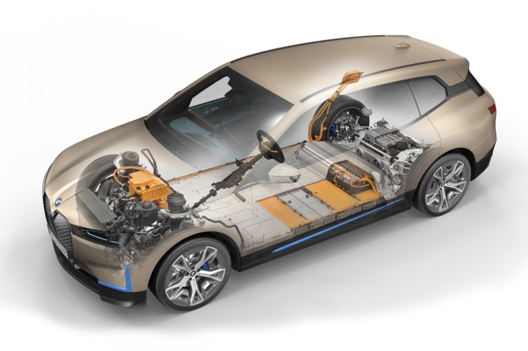 Bmw iX 2021: immagini ufficiali