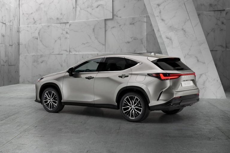 Lexus NX 2022: immagini ufficiali