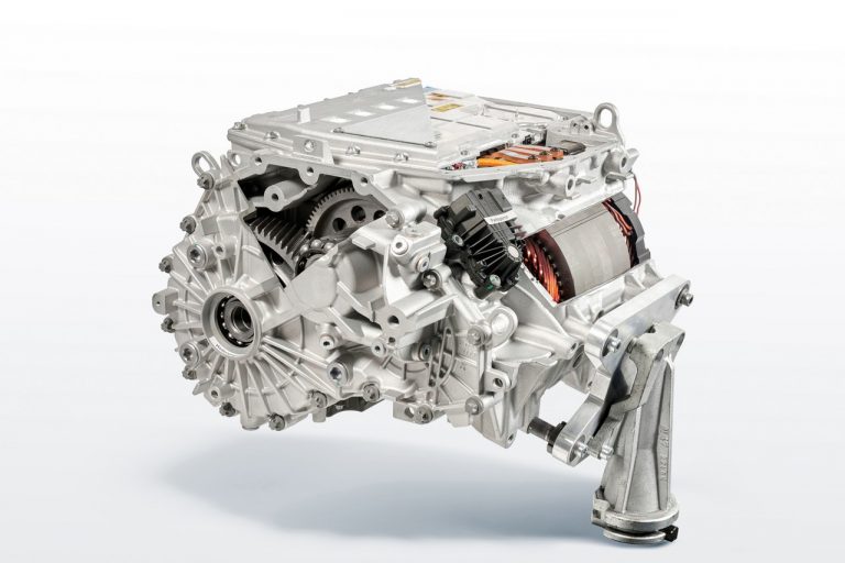 Bmw iX 2021: immagini ufficiali