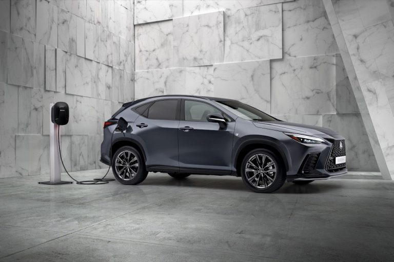 Lexus NX 2022: immagini ufficiali