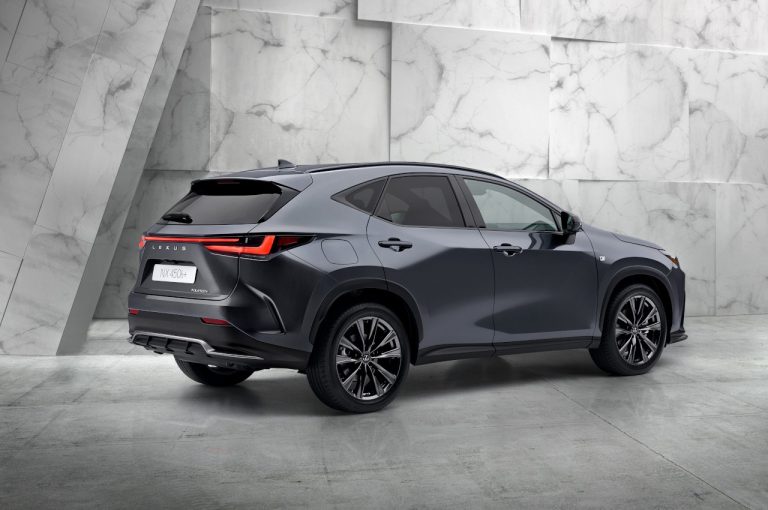 Lexus NX 2022: immagini ufficiali