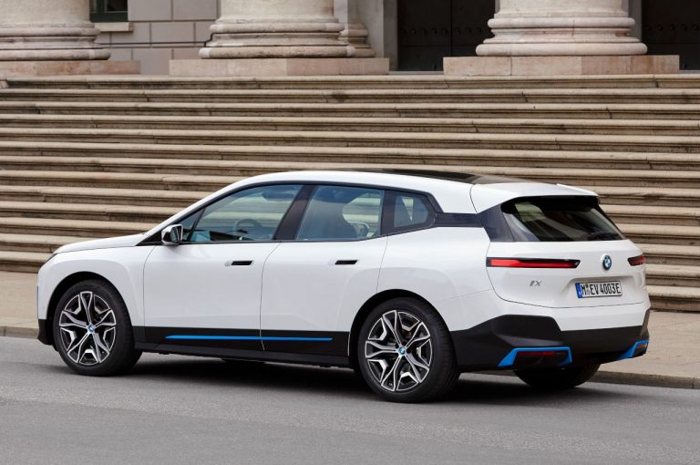 Bmw iX 2021: immagini ufficiali