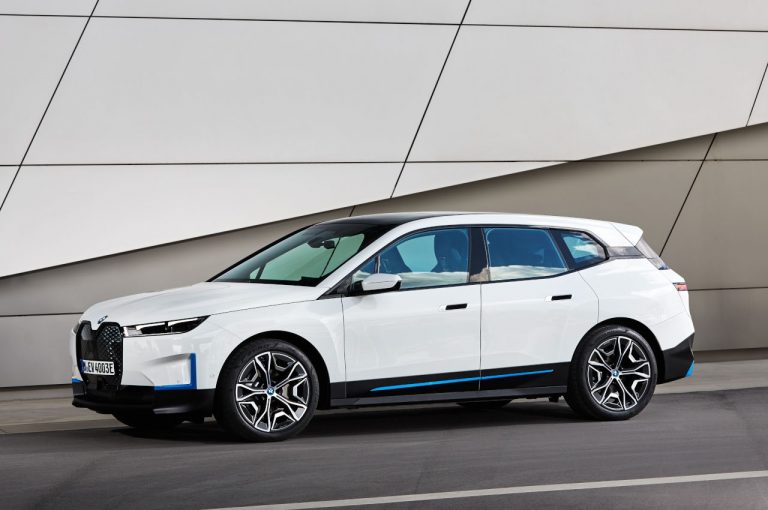 Bmw iX 2021: immagini ufficiali