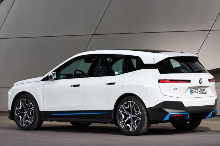 Bmw iX 2021: immagini ufficiali