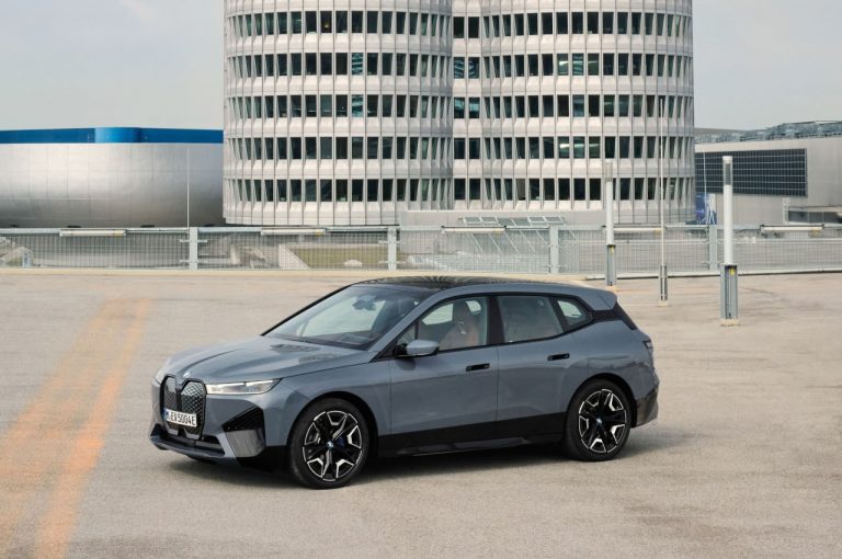 Bmw iX 2021: immagini ufficiali