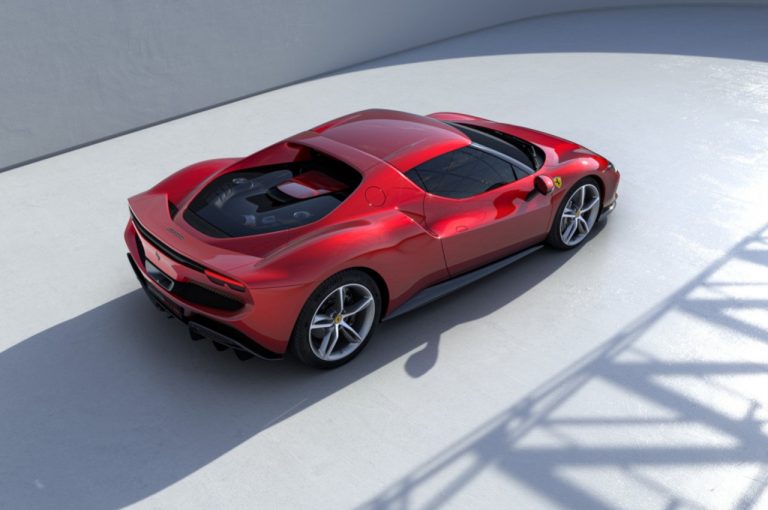 Ferrari 296 GTB 2022: immagini ufficiali