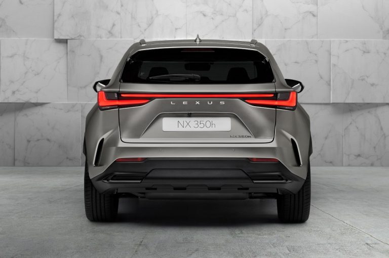 Lexus NX 2022: immagini ufficiali