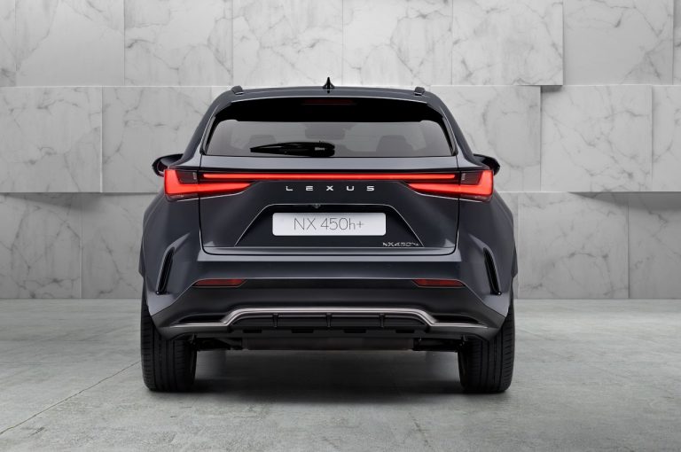 Lexus NX 2022: immagini ufficiali