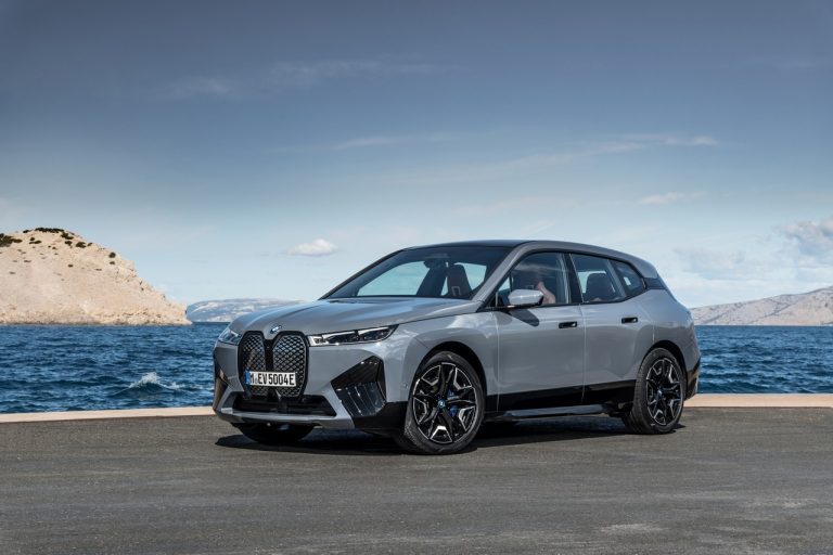 Bmw iX 2021: immagini ufficiali
