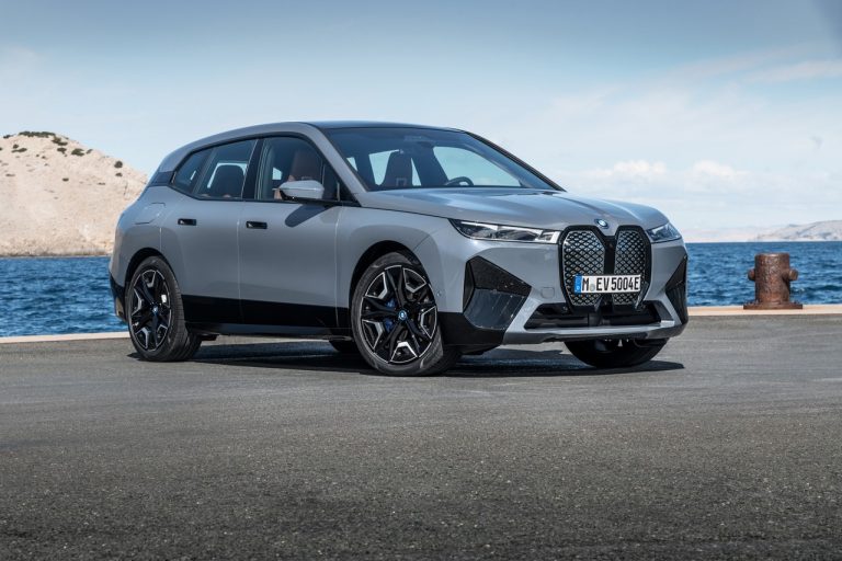 Bmw iX 2021: immagini ufficiali