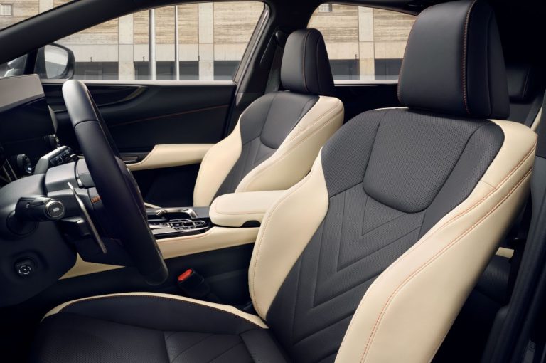 Lexus NX 2022: immagini ufficiali