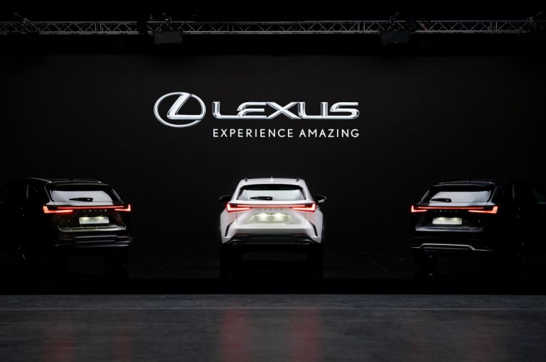 Lexus NX 2022: immagini ufficiali