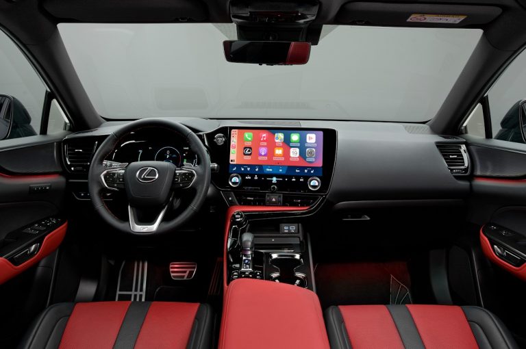 Lexus NX 2022: immagini ufficiali