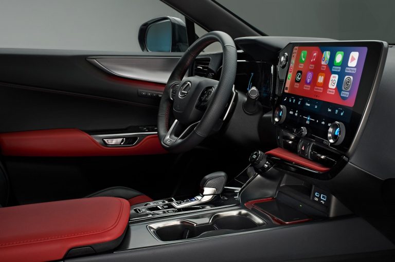 Lexus NX 2022: immagini ufficiali