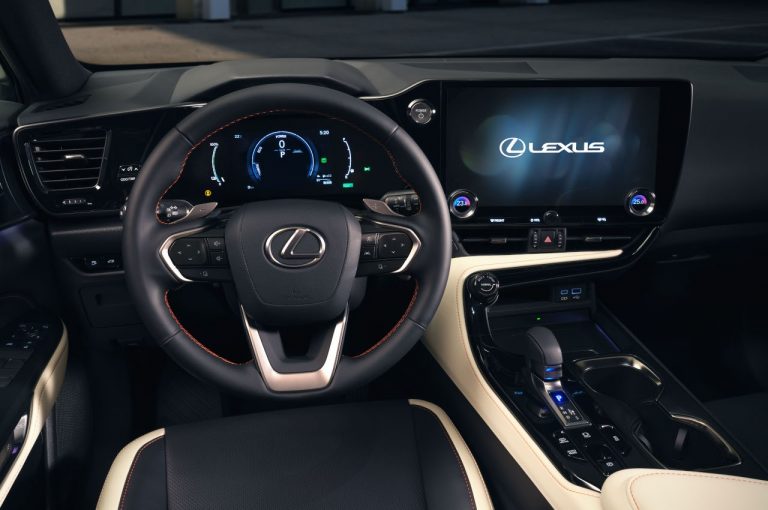Lexus NX 2022: immagini ufficiali