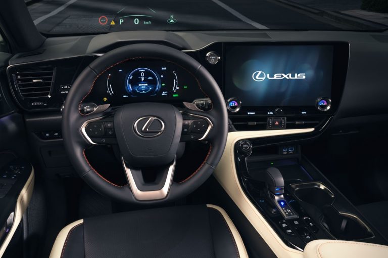 Lexus NX 2022: immagini ufficiali