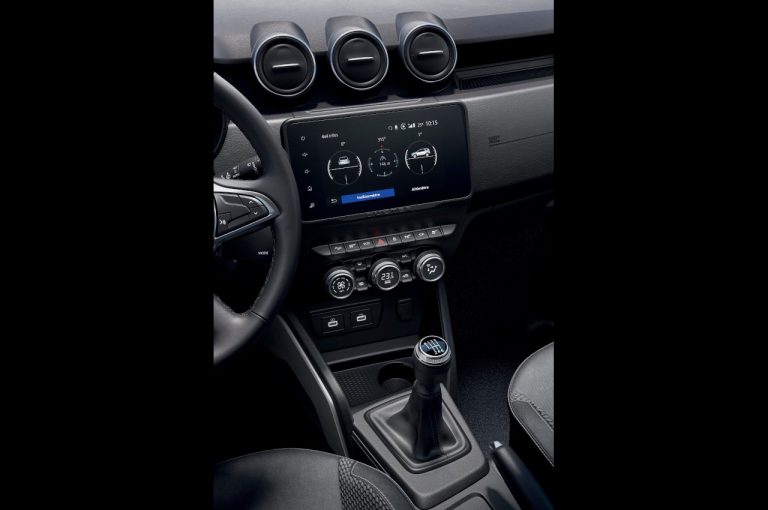 Dacia Duster 2022: immagini ufficiali