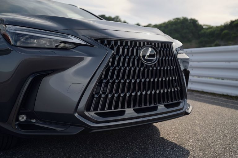 Lexus NX 2022: immagini ufficiali