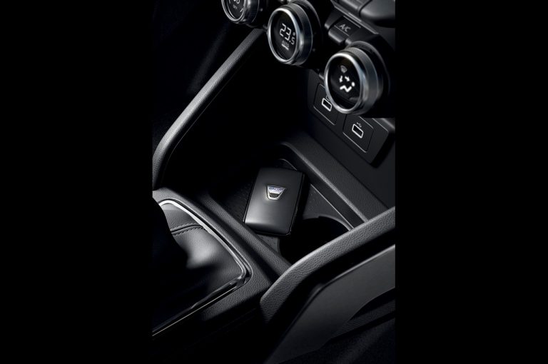 Dacia Duster 2022: immagini ufficiali