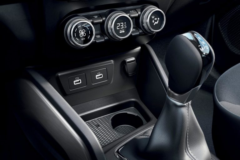 Dacia Duster 2022: immagini ufficiali