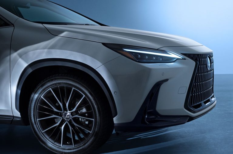 Lexus NX 2022: immagini ufficiali