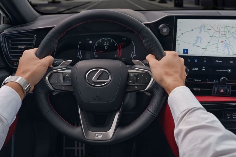 Lexus NX 2022: immagini ufficiali