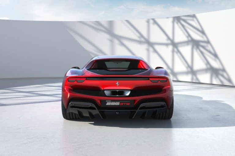 Ferrari 296 GTB 2022: immagini ufficiali