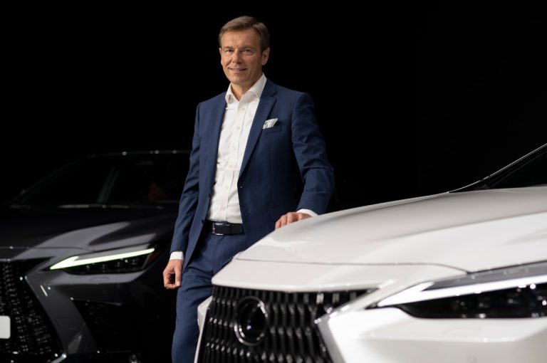 Lexus NX 2022: immagini ufficiali