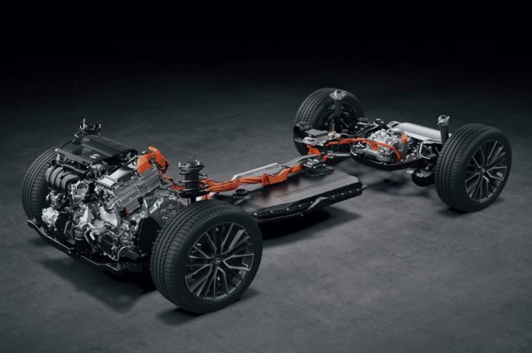 Lexus NX 2022: immagini ufficiali
