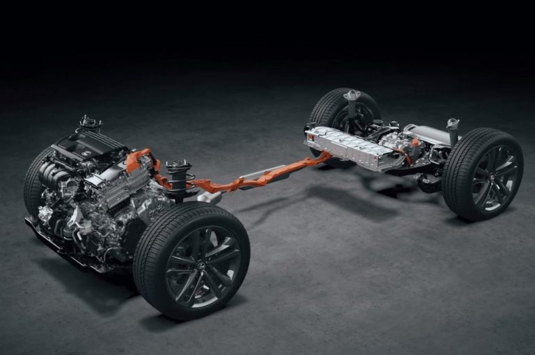 Lexus NX 2022: immagini ufficiali