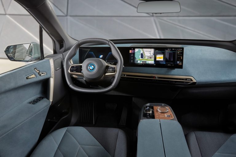Bmw iX 2021: immagini ufficiali