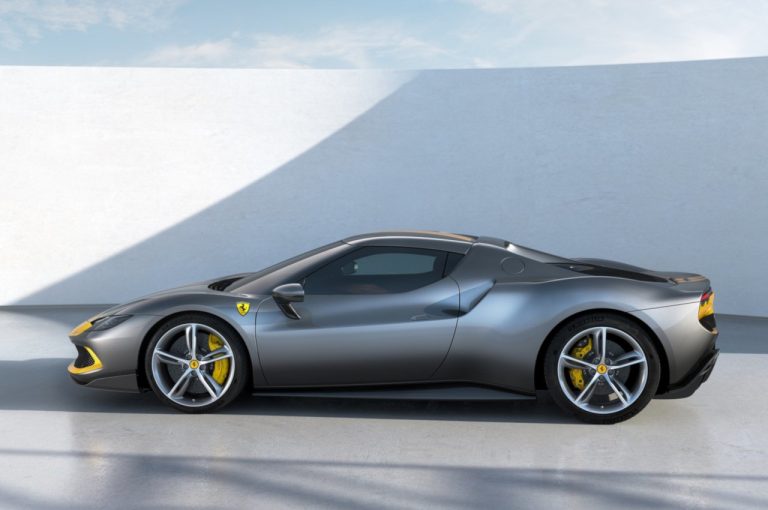 Ferrari 296 GTB 2022: immagini ufficiali
