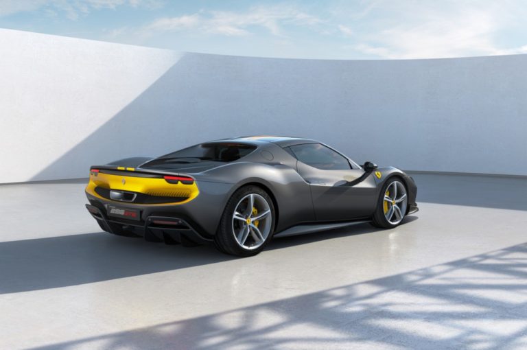Ferrari 296 GTB 2022: immagini ufficiali