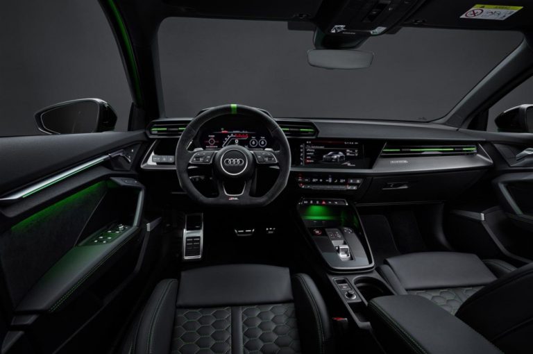 Audi RS3 berlina e Sportback 2022: immagini ufficiali