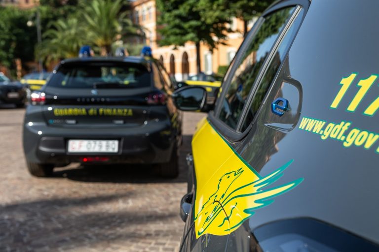 Peugeot e-208 Guardia di Finanza: immagini ufficiali