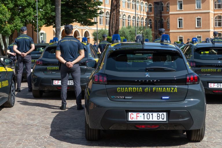 Peugeot e-208 Guardia di Finanza: immagini ufficiali
